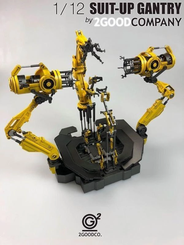 Dedicated Collector 1:12 Iron Man Armor Suit-Up Gantry Display Scene