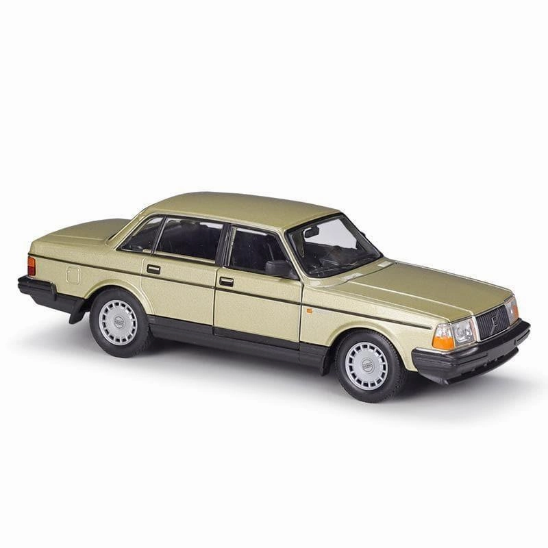 Alien Creature 1:24 Volvo 240 GL Alloy Model Car