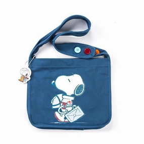 Snoopy Canvas Messenger Bag Art Model
