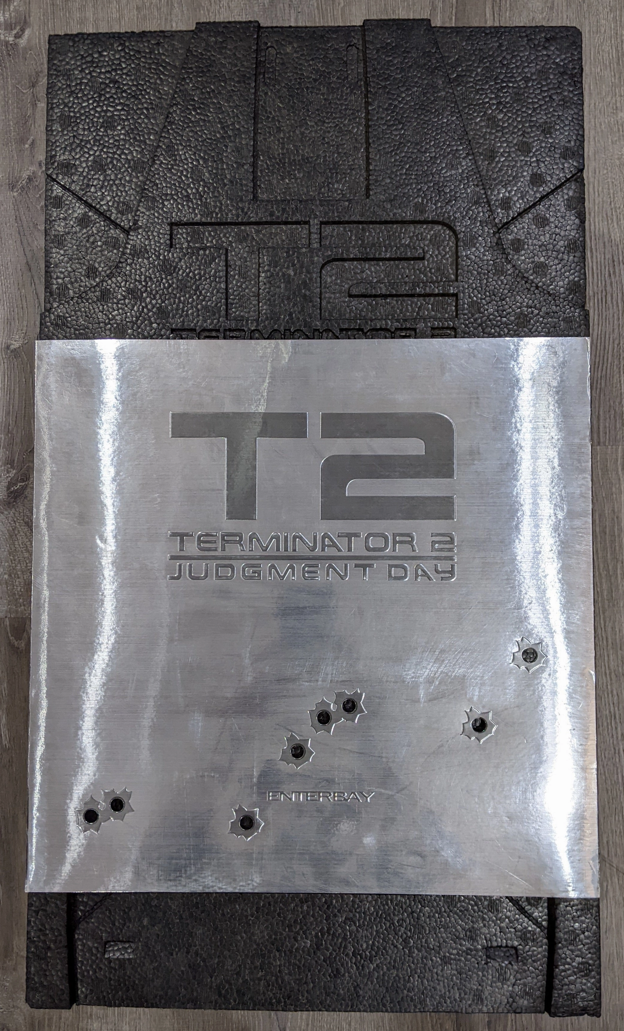 Spring Gift Enterbay HD Masterpiece 1/6 Terminator 2 T-800 Battle Damage Sixth Scale Action Figure *Open Box*